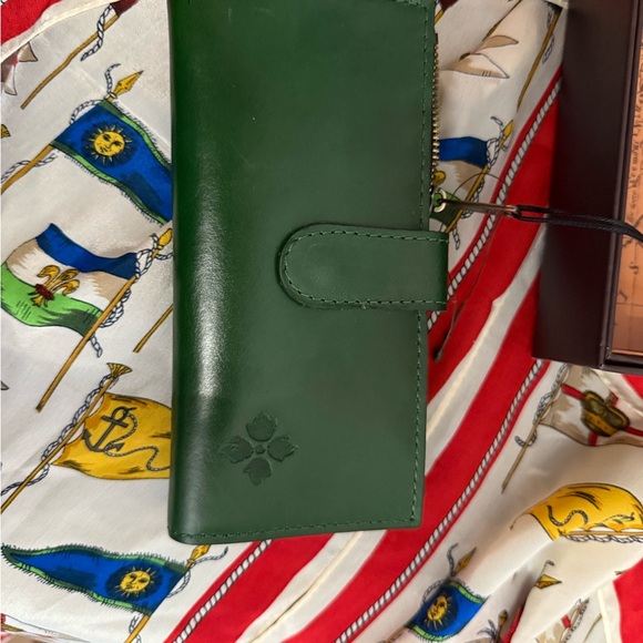 NWT Patricia Nash Green Leather Bifold Wallet - Picture 5 of 10